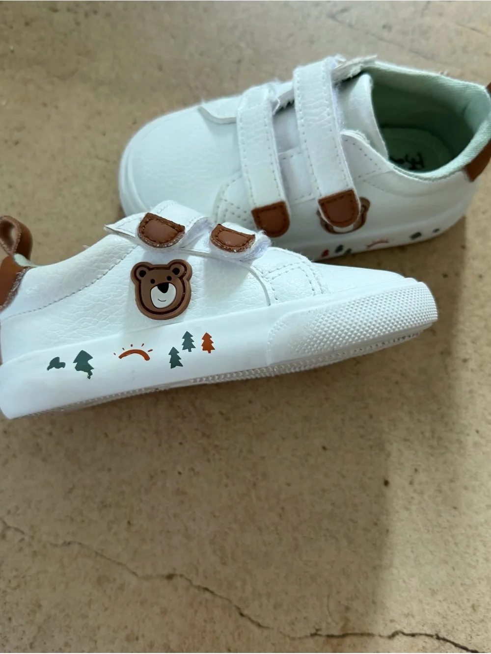 Kids White Sneakers with Brown Bear Accent